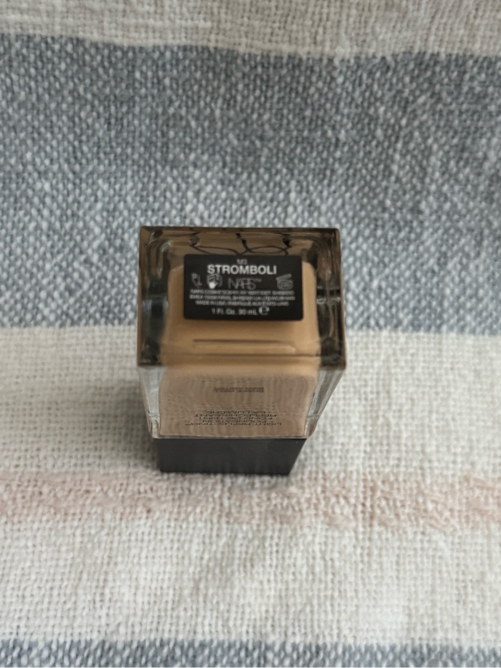 NARS Sheer Glow Foundation - Stromboli - Picture 3 of 4